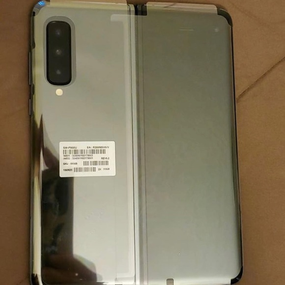 Samsung Galaxy Fold - Picture 1 of 4